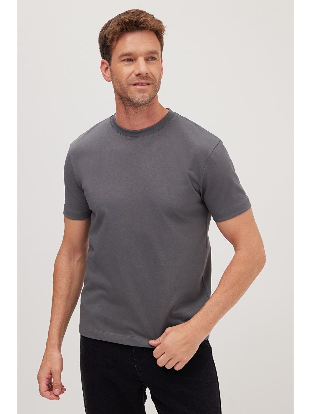 Gri Erkek Regular Fit Klasik Kesim %100 Pamuk Bisiklet Yaka Füme Tişört-1