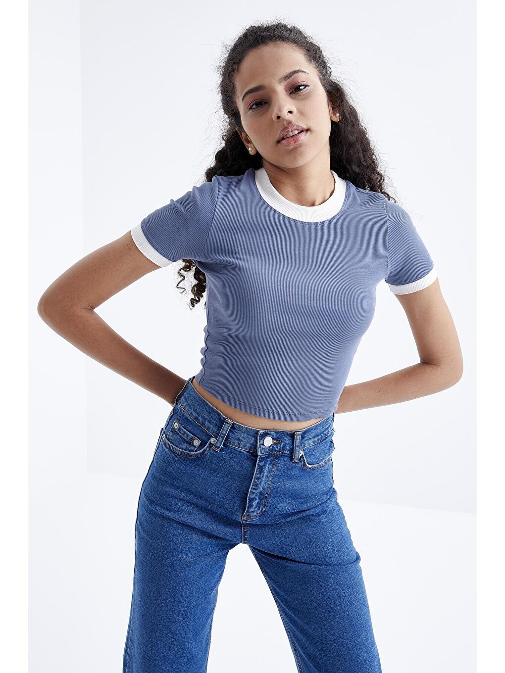 TOMMYLIFE Petrol Basic Kol Detaylı O Yaka Kadın Crop Top T-Shirt - 97200 - 2