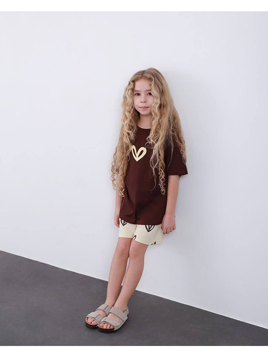 Kahverengi Kız Çocuk Kalp Baskılı Şort T-Shirt Alt Üst Takım Kahve-1