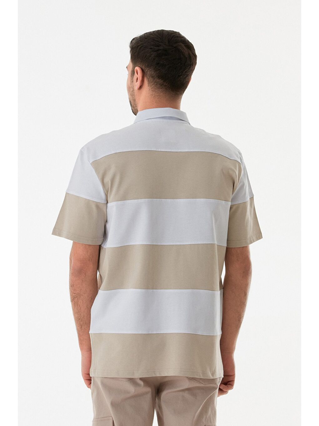 Bej Yarım Fermuarlı Polo Yaka Renk Bloklu Tişört-1