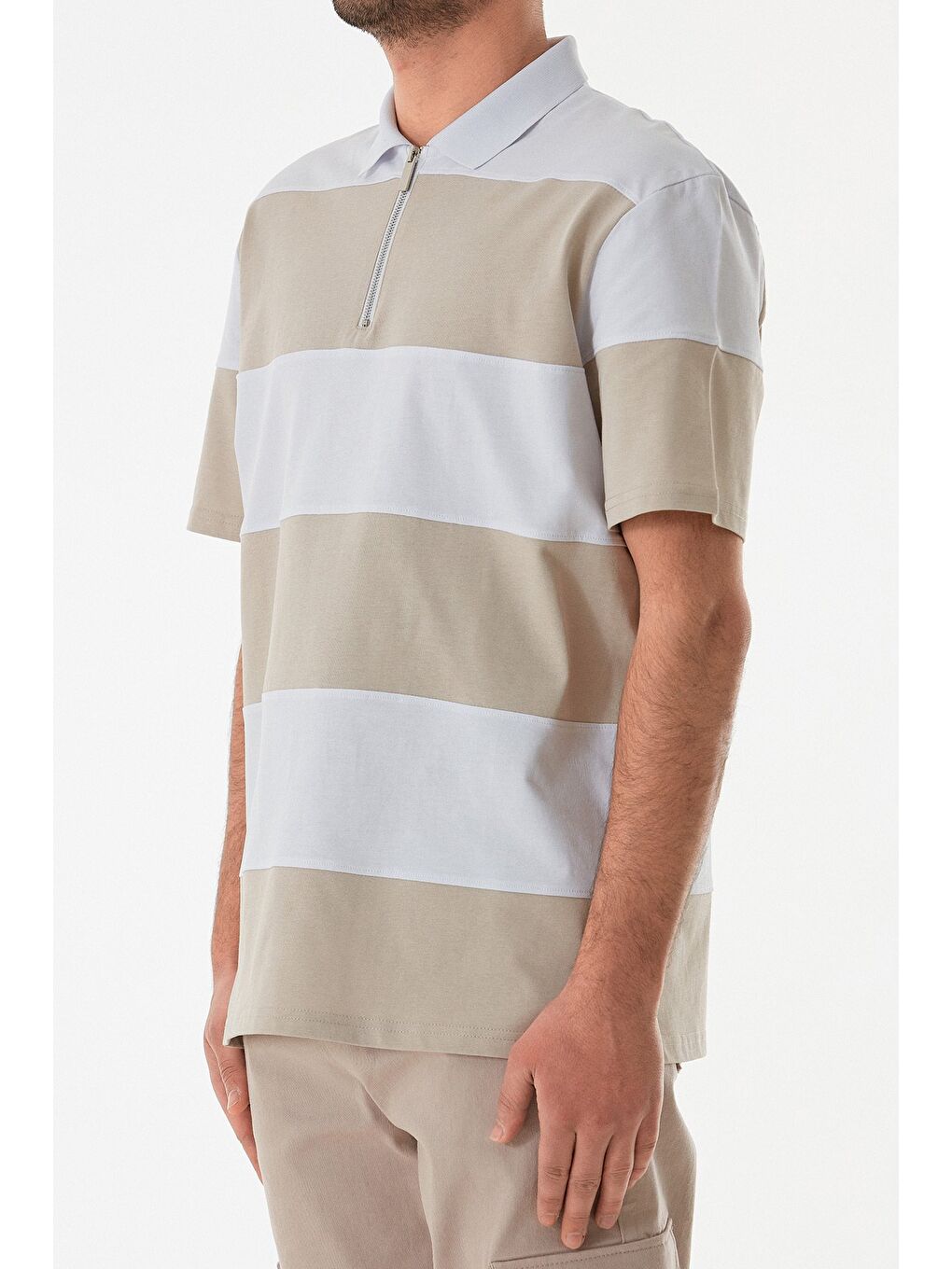 Bej Yarım Fermuarlı Polo Yaka Renk Bloklu Tişört-4