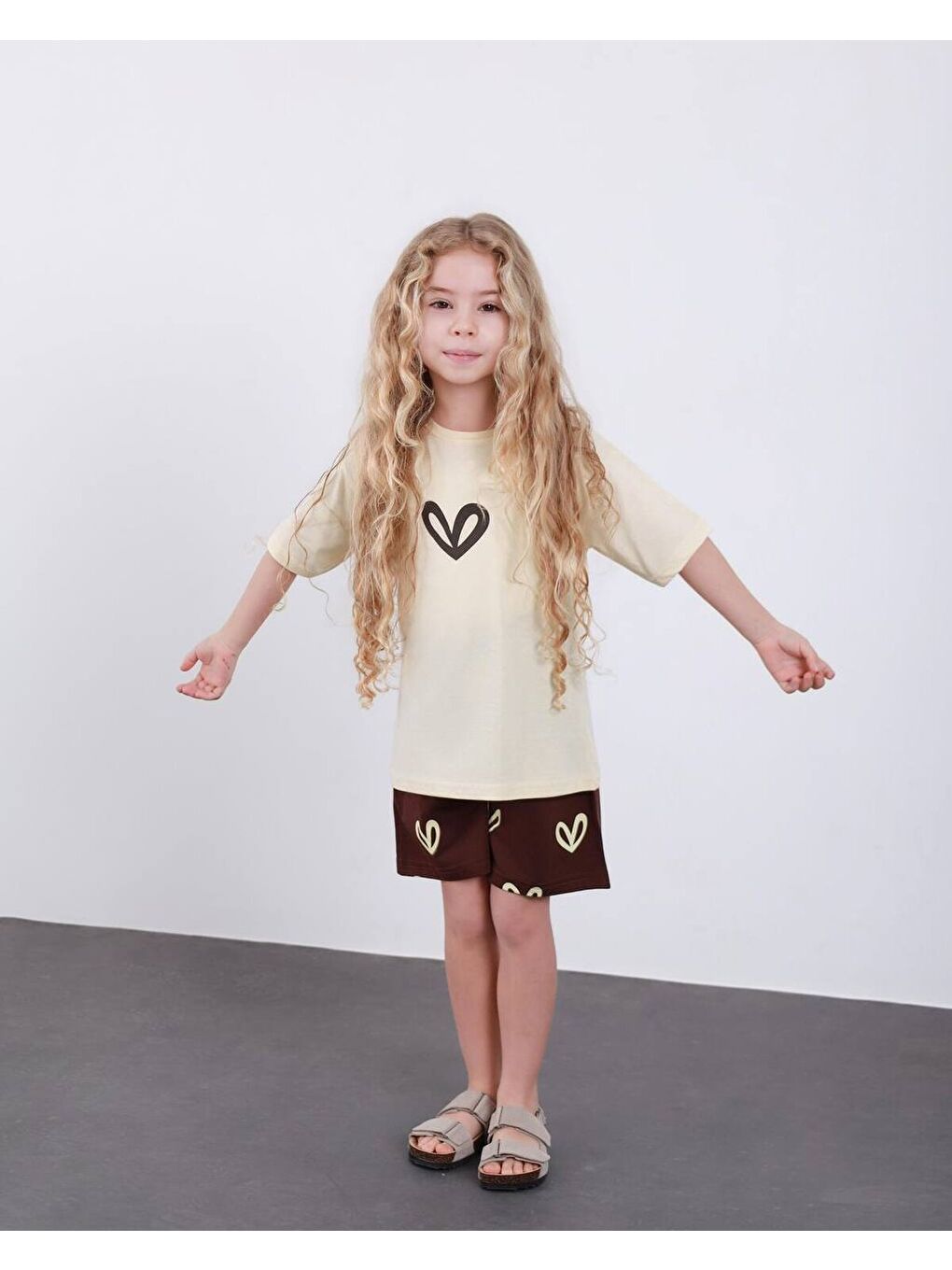 Kız Çocuk Kalp Baskılı Şort T-Shirt Alt Üst Takım Bej-3
