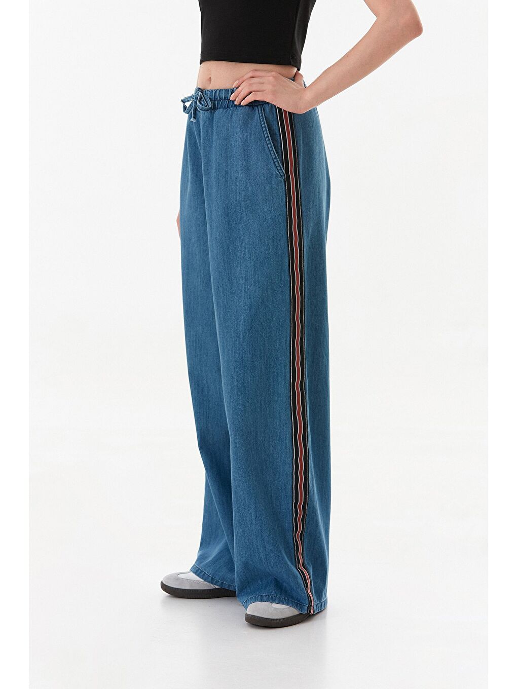 Mavi Beli Bağlamalı Yanları Şeritli Wide Leg Jean-1