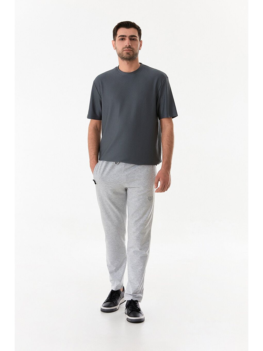 Gri Beli Bağlamalı Cebi Fermuarlı Büyük Beden Eşofman Altı-4