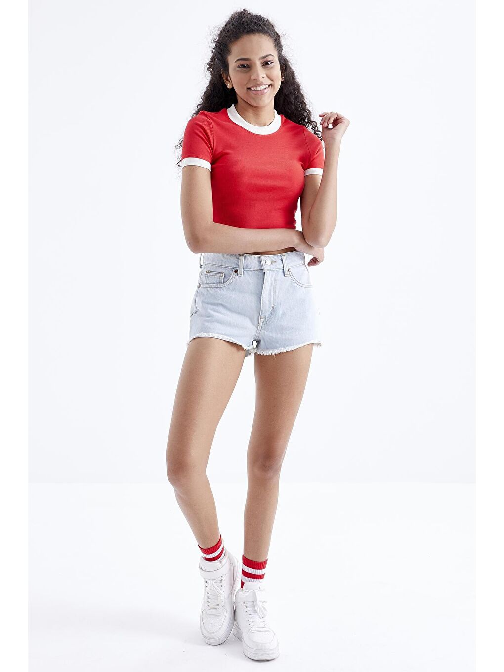 TOMMYLIFE Kırmızı Nar Çiçeği Basic Kol Detaylı O Yaka Kadın Crop Top T-Shirt - 97200 - 3