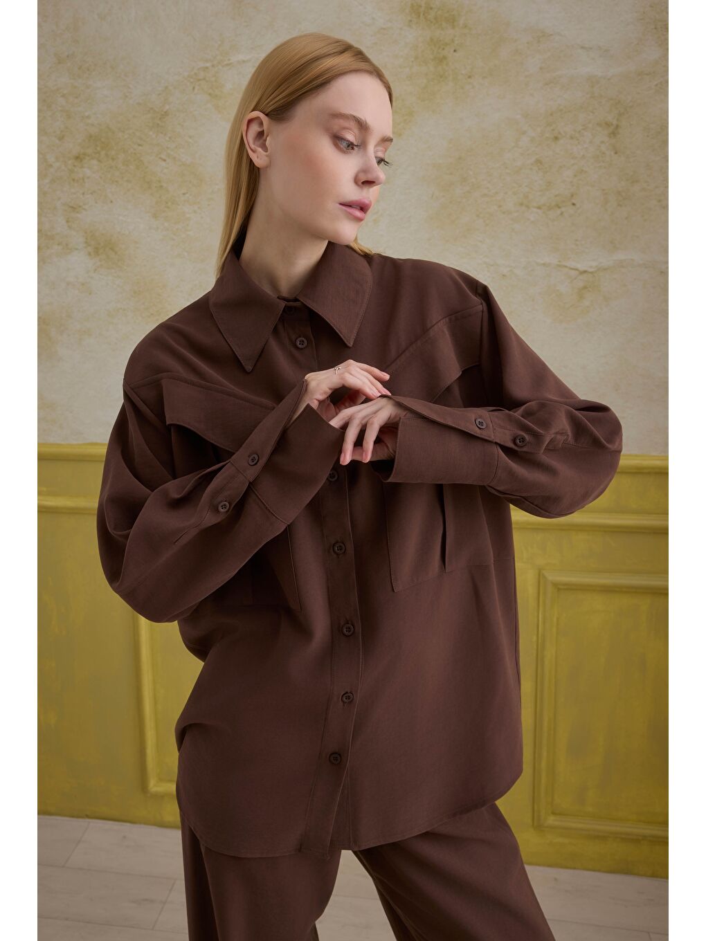 Kahverengi Modern Cep Detaylı Gömlek Kahve-1