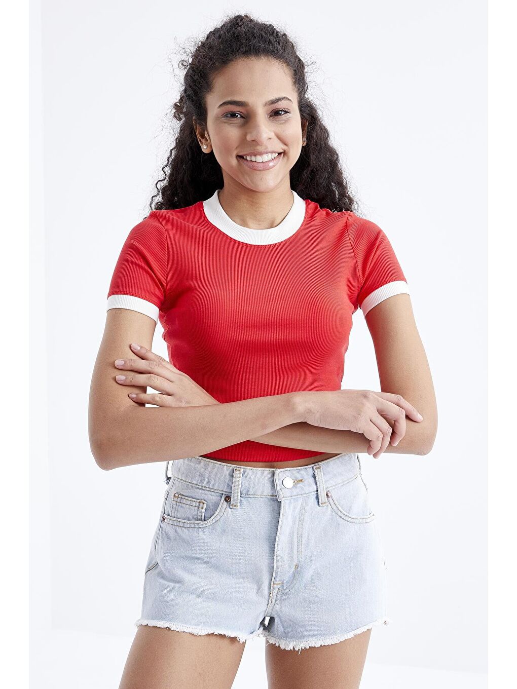 TOMMYLIFE Kırmızı Nar Çiçeği Basic Kol Detaylı O Yaka Kadın Crop Top T-Shirt - 97200 - 4