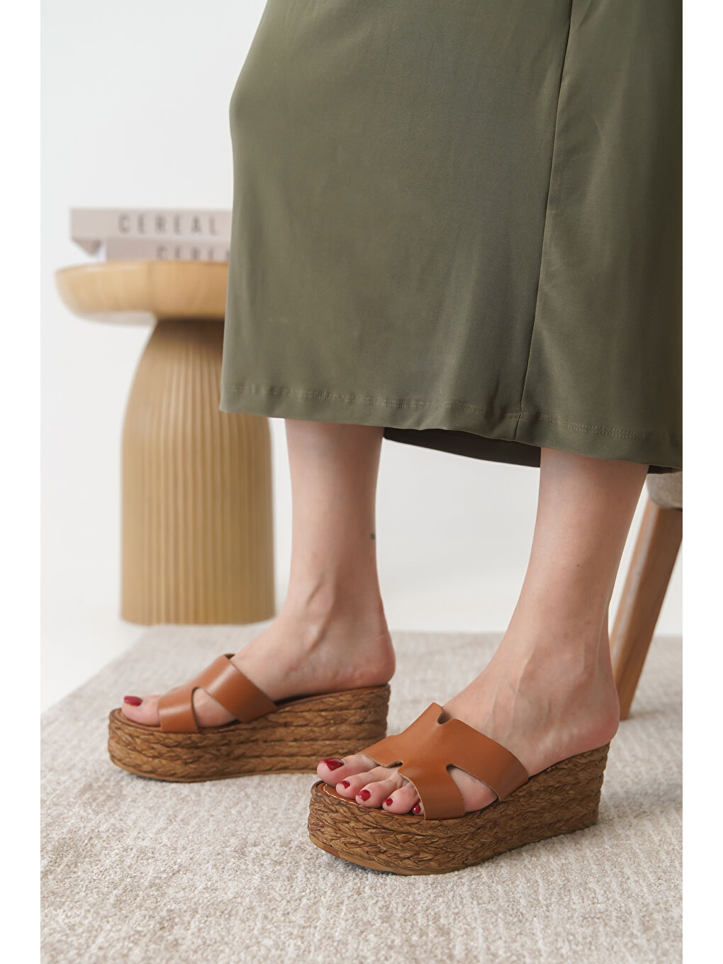 Kahverengi D0684 Günlük Ortopedik Hakiki Deri Topuklu Kadın Terlik