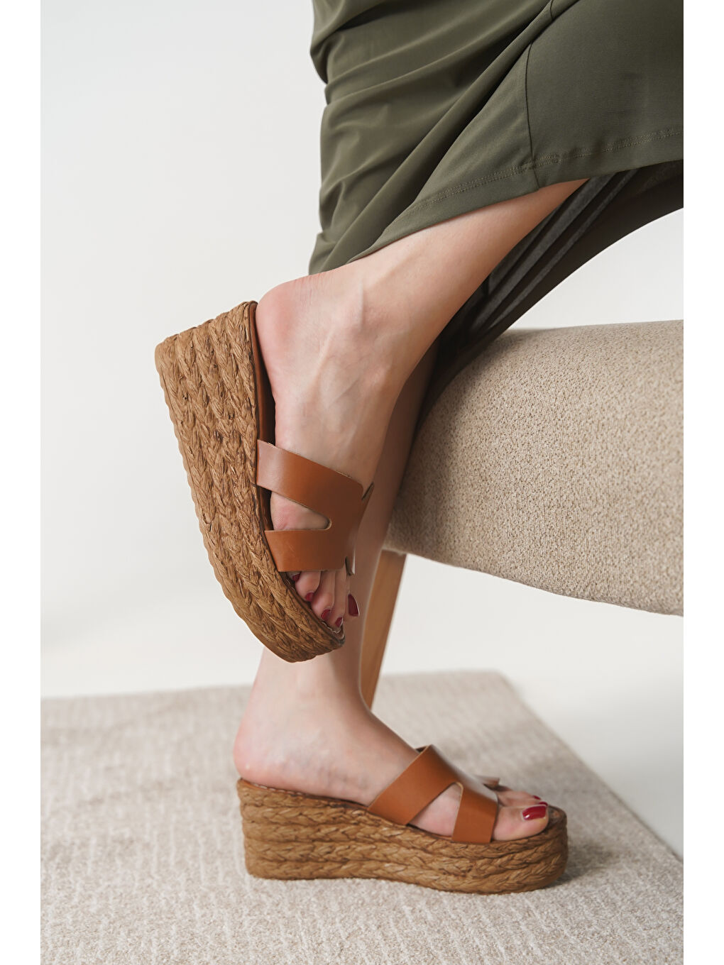 Kahverengi D0684 Günlük Ortopedik Hakiki Deri Topuklu Kadın Terlik-1