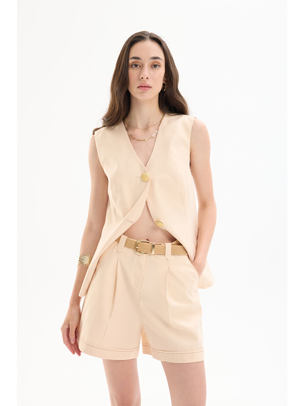 Hasır Kemer Aksesuarlı Pile Detaylı Mini Şort Bej-3