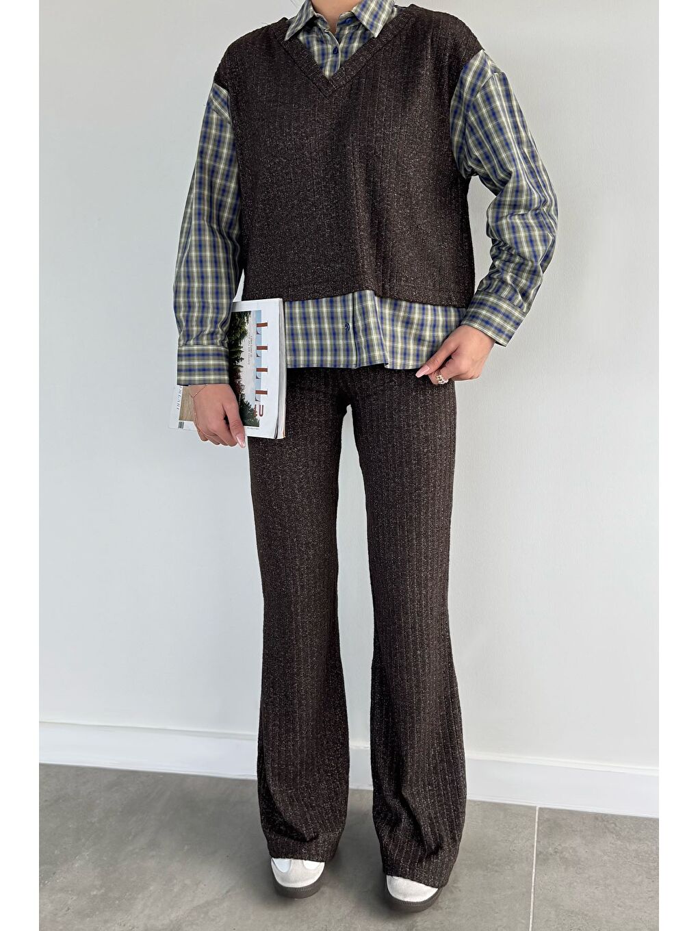 Kahverengi Kadın Süveter Garnili Ekose Desenli Gömlek Bel Lastikli Pantolon İkili Takım