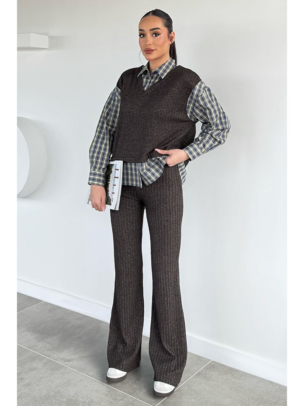 Kahverengi Kadın Süveter Garnili Ekose Desenli Gömlek Bel Lastikli Pantolon İkili Takım-1