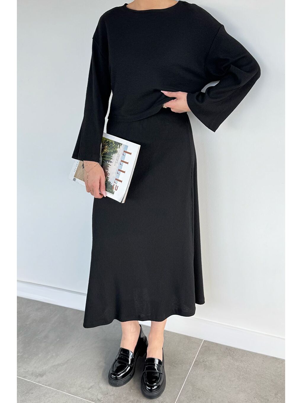 Siyah Kadın Kendinden Desenli Bluz Etek İkili Takım-1