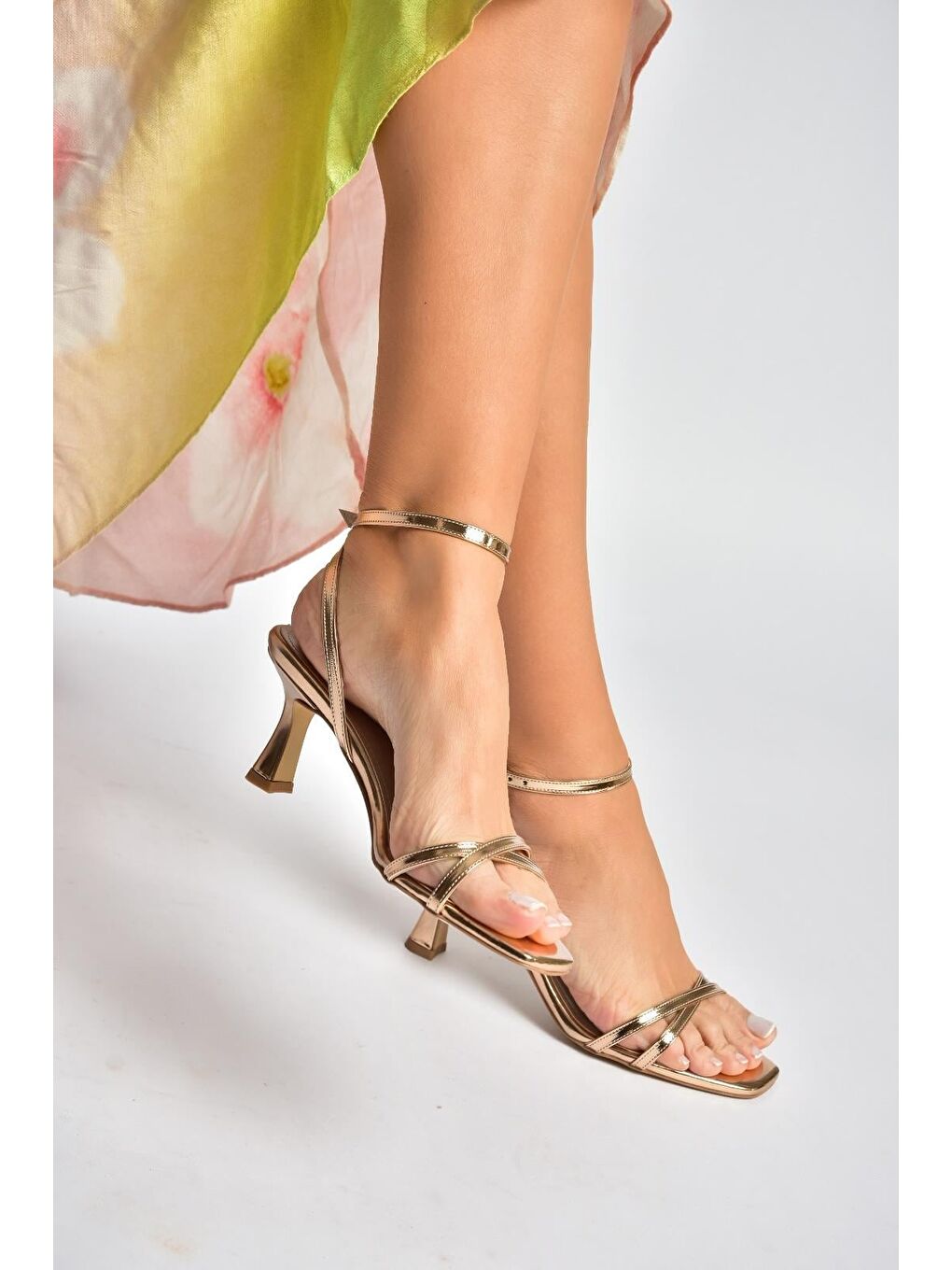 Sarı Bronz Kadın Topuklu Ayakkabı Y569522034-1