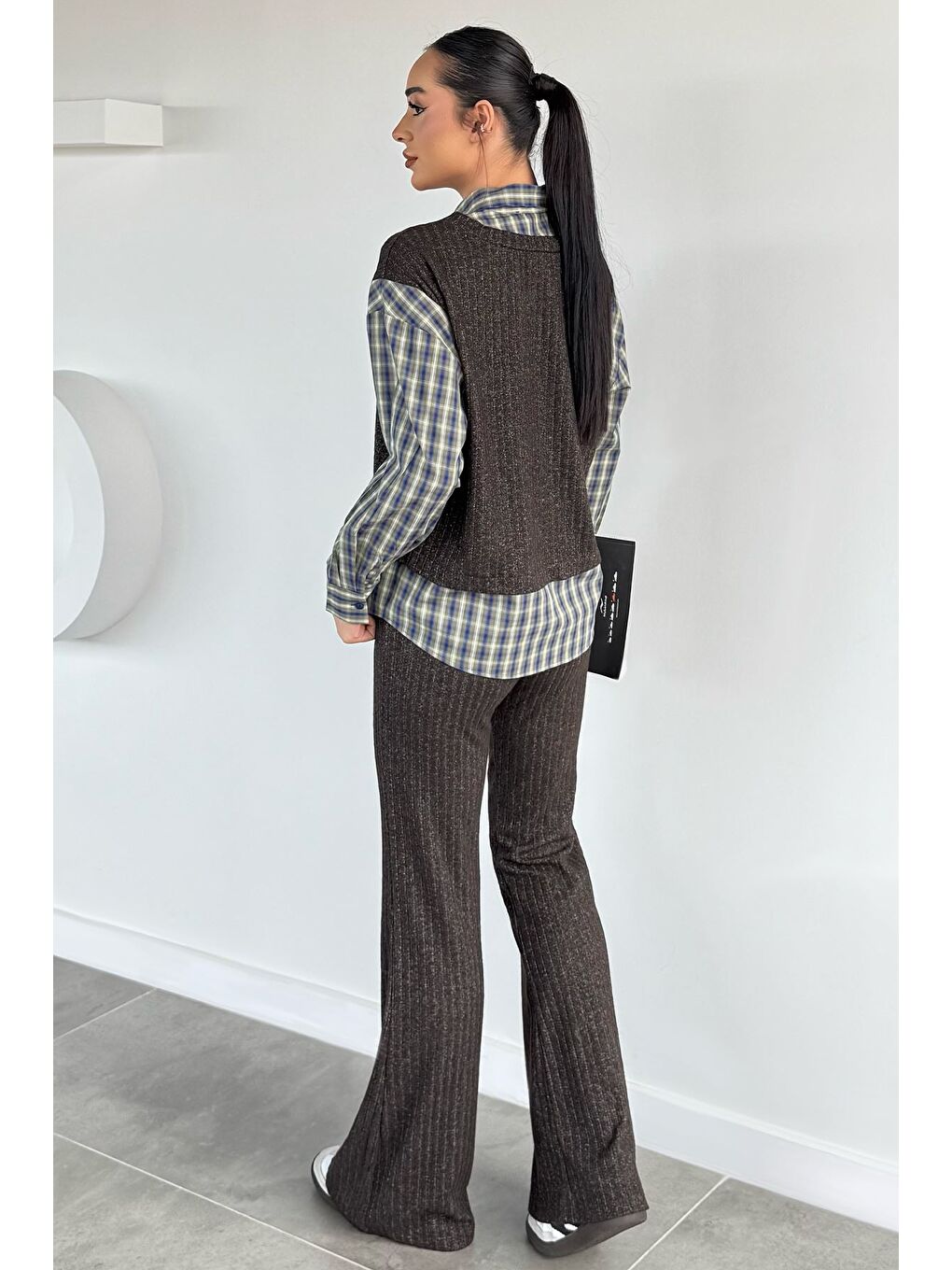 Kahverengi Kadın Süveter Garnili Ekose Desenli Gömlek Bel Lastikli Pantolon İkili Takım-3