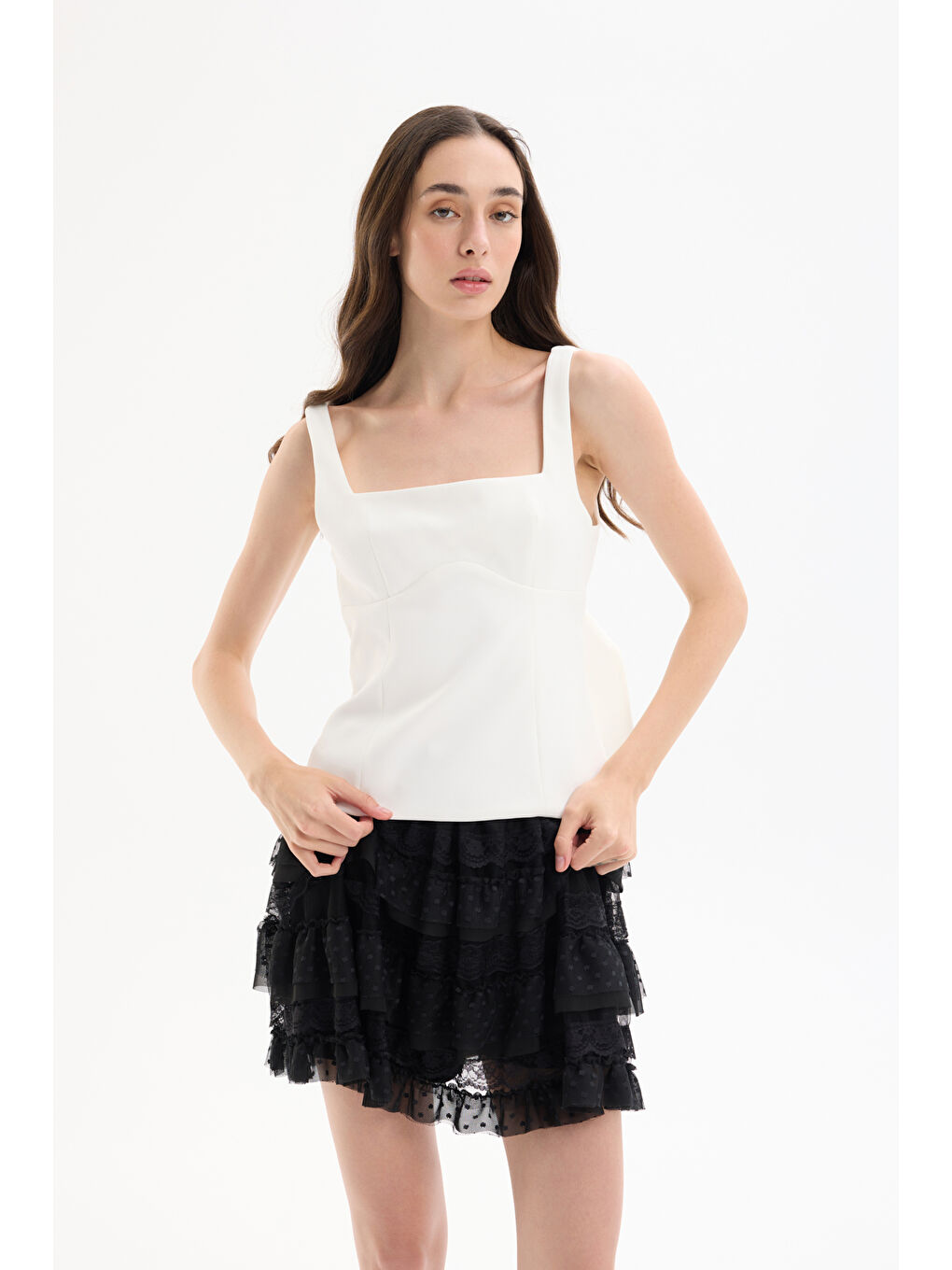 Sırtı Kurdele Detaylı Kare Yaka Askılı  Bluz Ekru-3