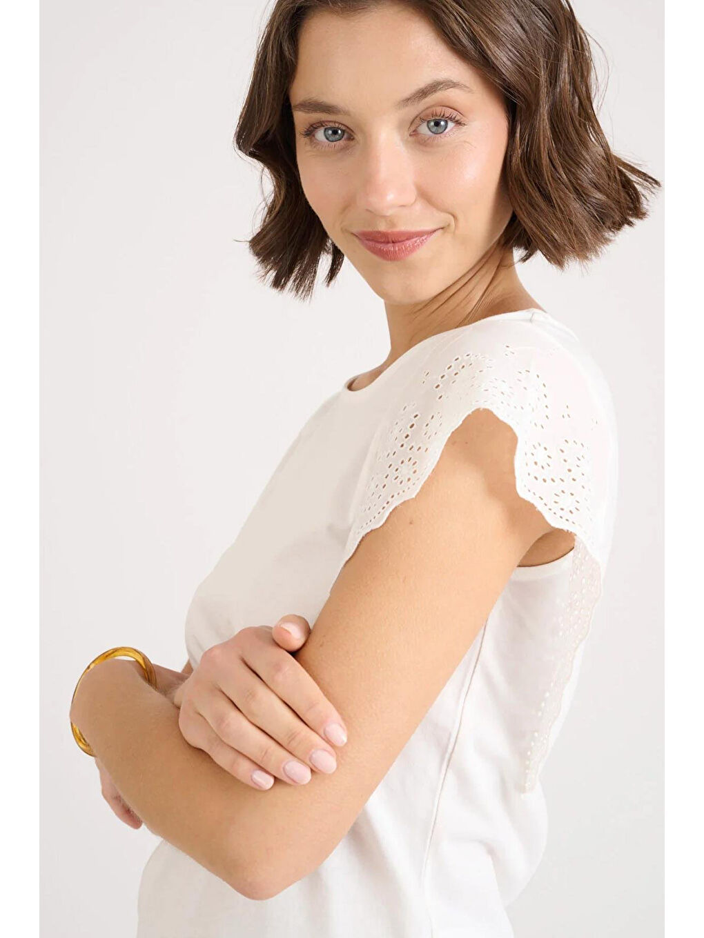 Ekru % 100 Pamuk Relaxed Fit Dantel Detaylı Bluz 25Y1203K1-3