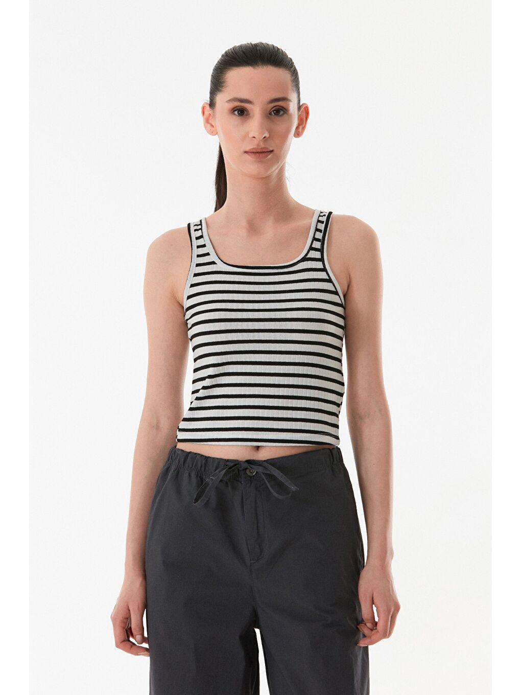 Siyah Çizgili U Yaka Body