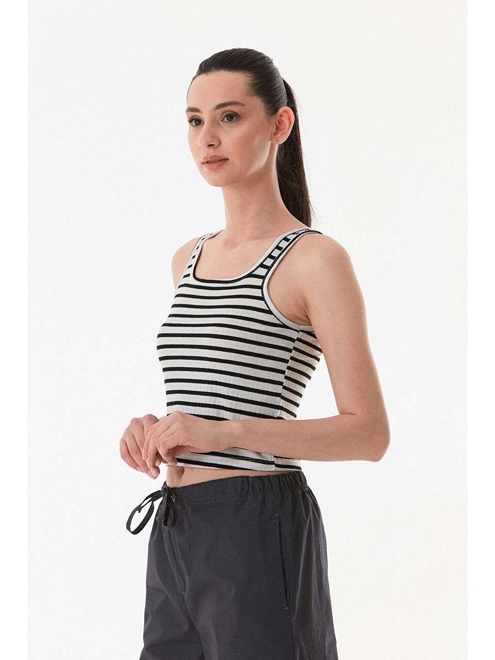 Siyah Çizgili U Yaka Body-3