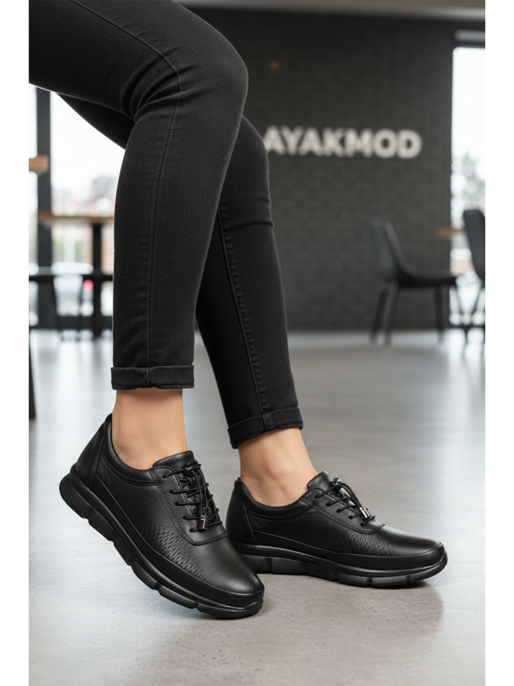 Siyah Hakiki Deri Ortopedik Kadın Casual Ayakkabı 695 Z-2