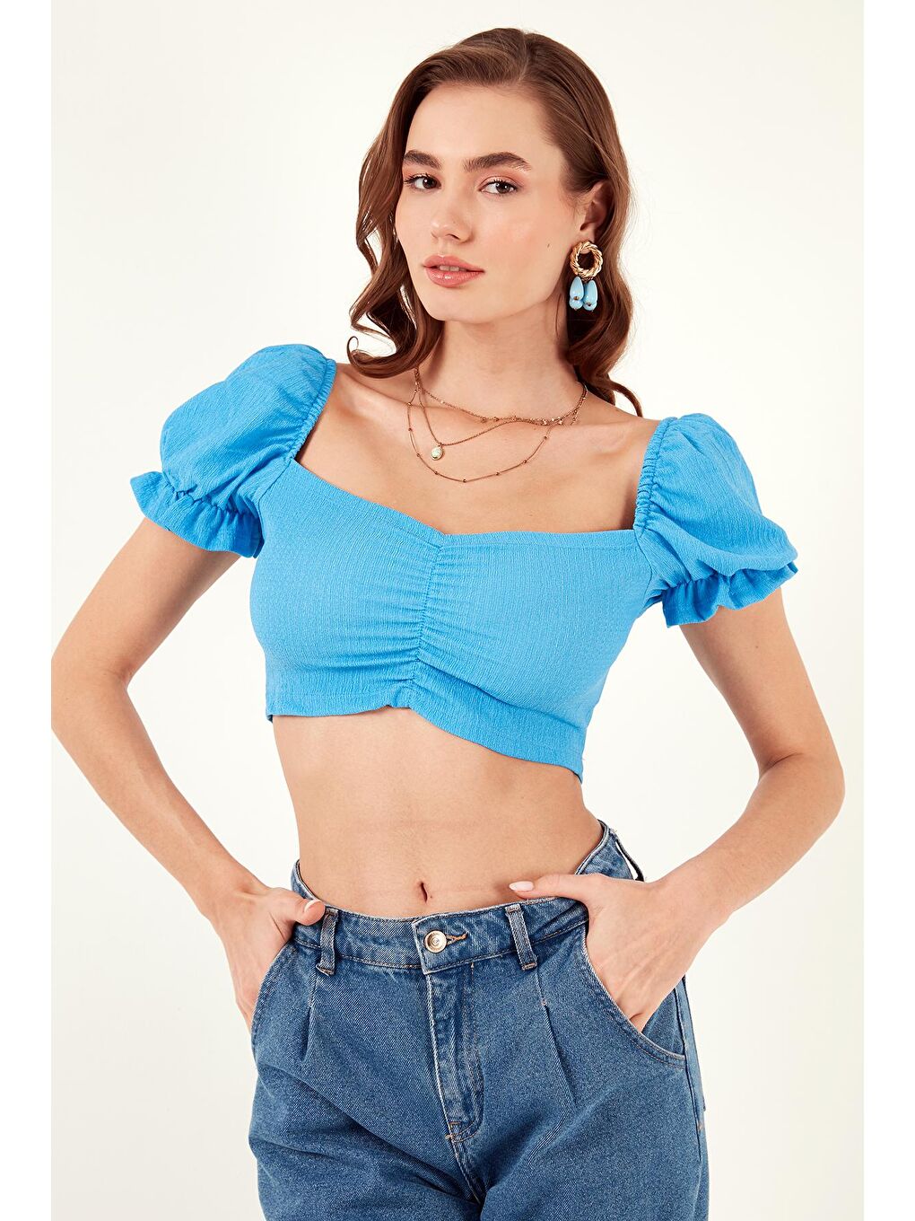 Lela Mavi Slim Fit Büzgü Detaylı Kalp Yaka Crop Bluz 5865601 - 3