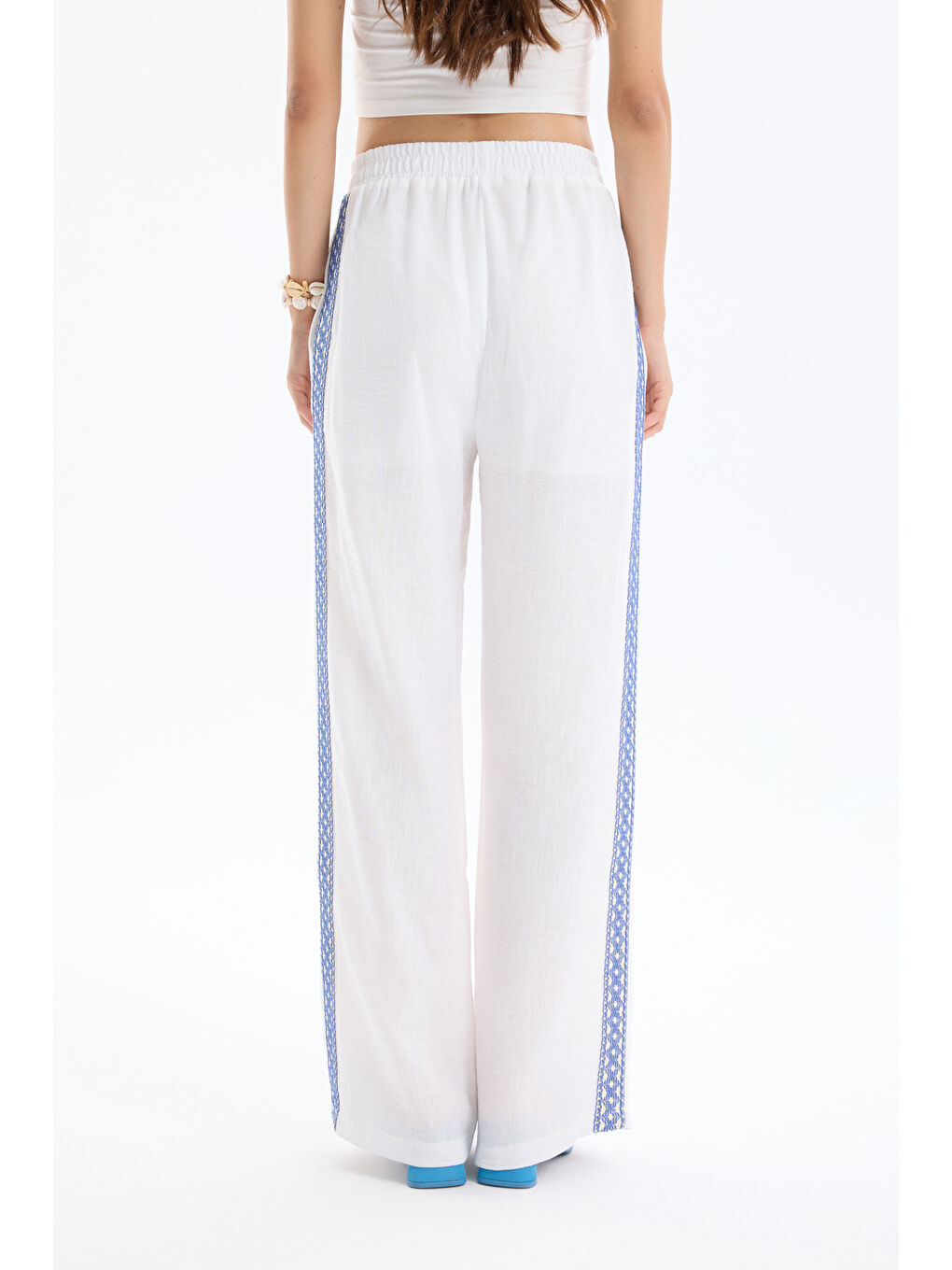 Şerit Nakışlı Beli Lastikli Bol Paça Pantolon Ekru-4