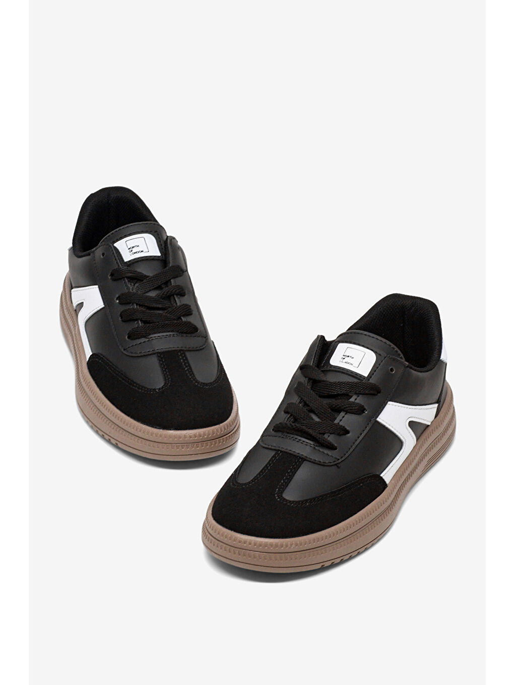 Kadın Siyah Beyaz Rahat Kalıp Kauçuk Taban Bağcıklı Sneaker