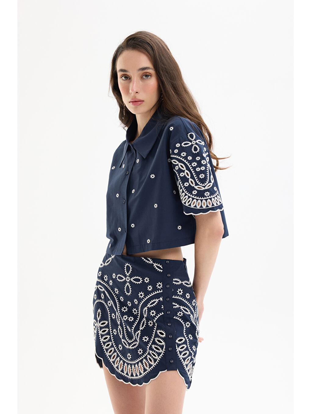 Mini Çiçek İşlemeli Kolları Nakışlı Gömlek Lacivert-2