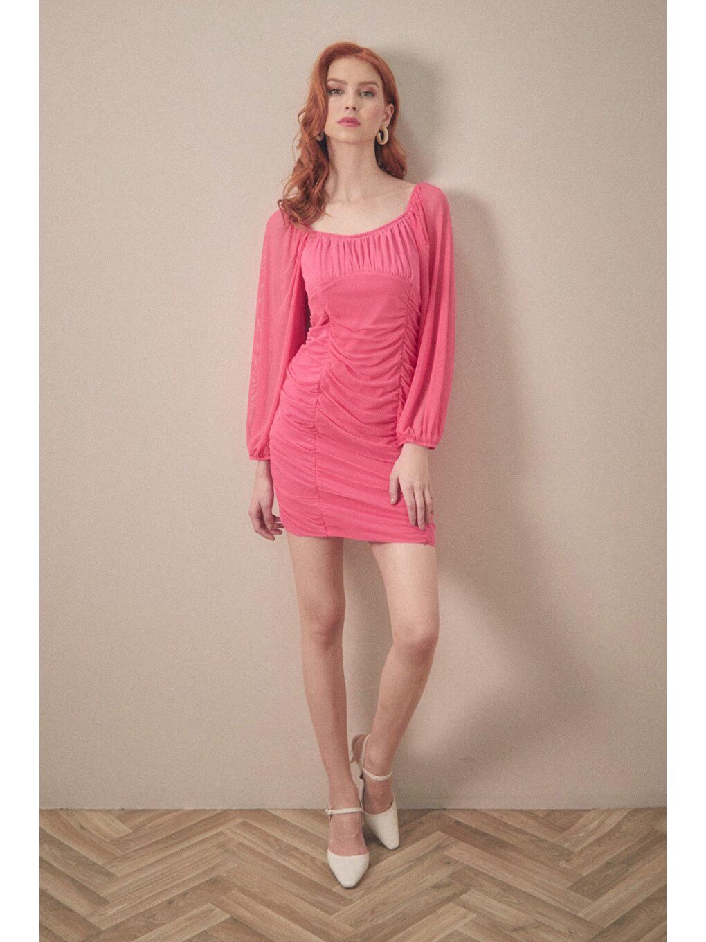 Pembe Büzgülü Tül Detaylı Mini Elbise