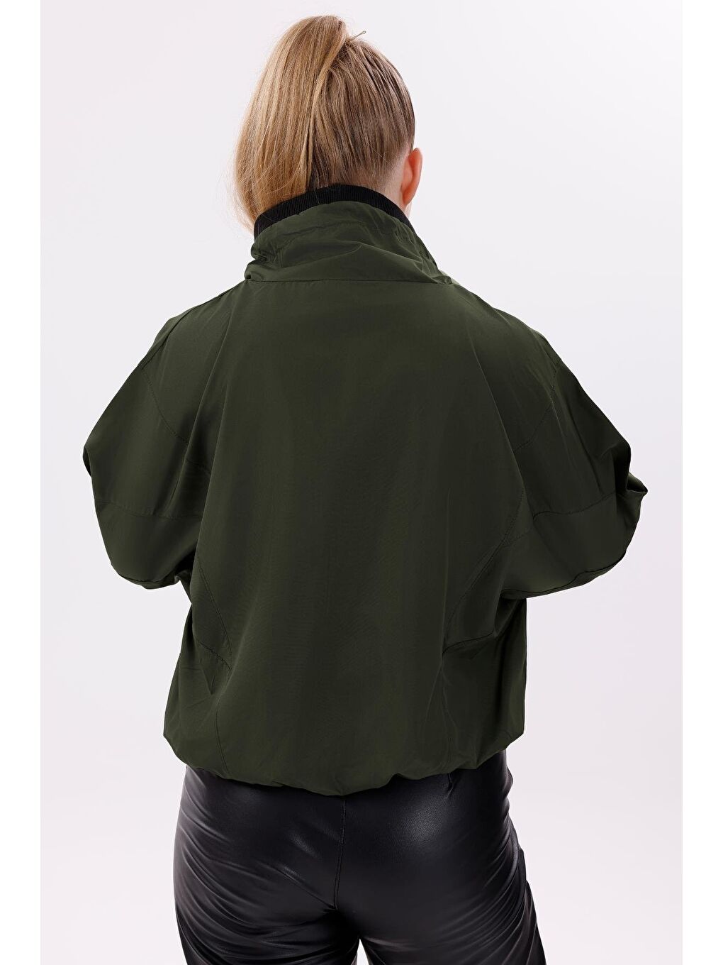 Haki Kadın Dik Yaka Su Ve Rüzgar Geçirmez Oversize Crop Mevsimlik Yağmurluk Rüzgarlık-6