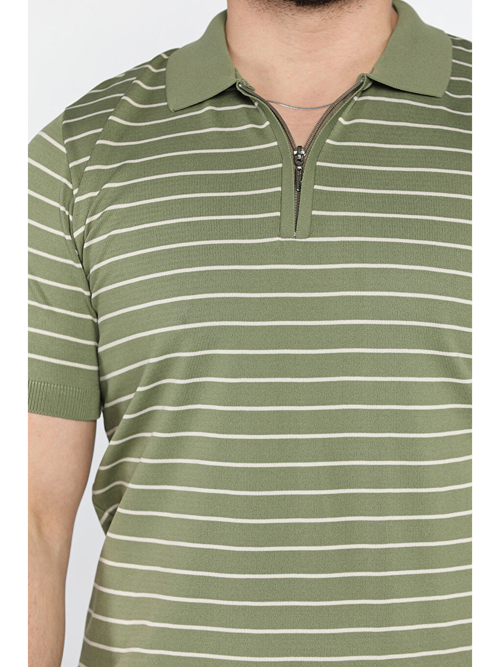 Haki Erkek Polo Yaka Çizgi Desenli Yarım Fermuarlı Triko Tişört-3