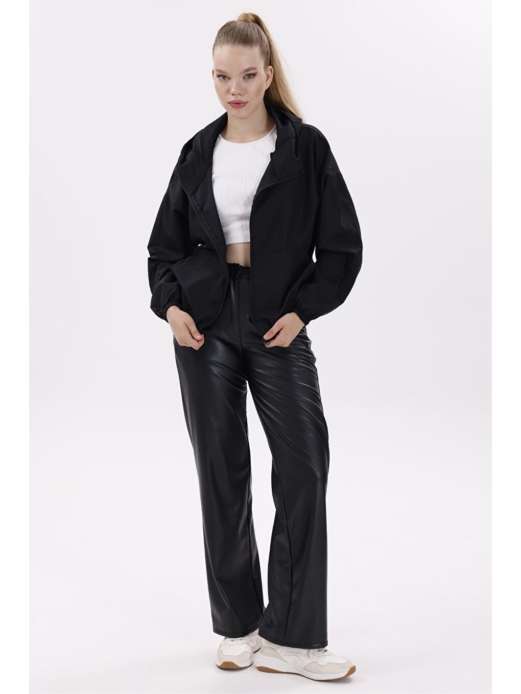 Siyah Kadın Kapüşonlu Su Ve Rüzgar Geçirmez Oversize Yağmurluk - Rüzgarlık-4