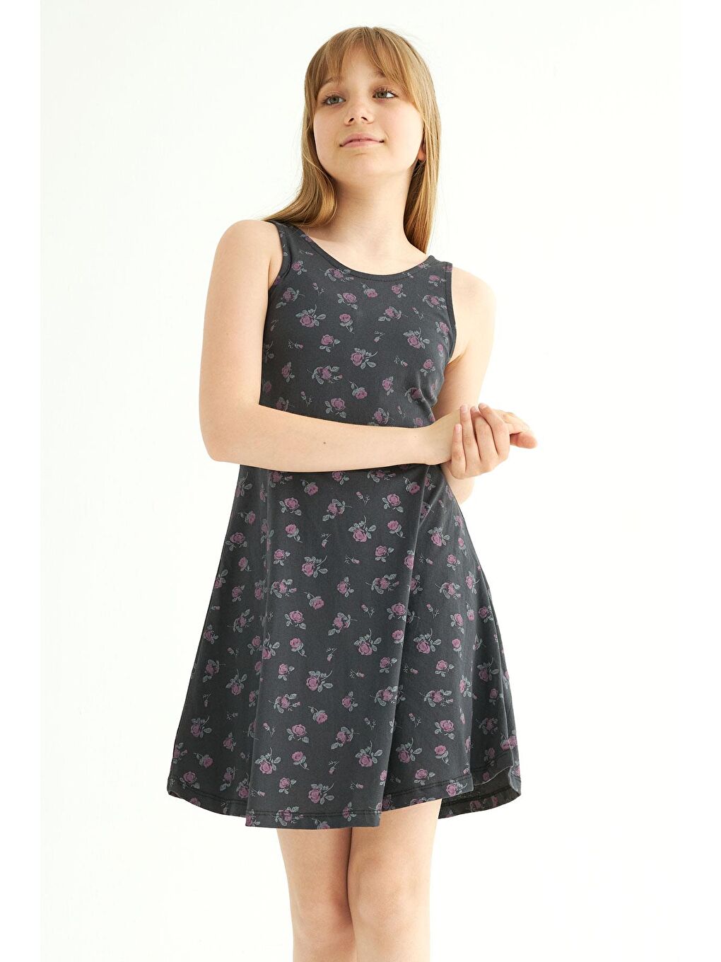 Siyah Yuvarlak Yaka Kız Çocuk Elbise-3