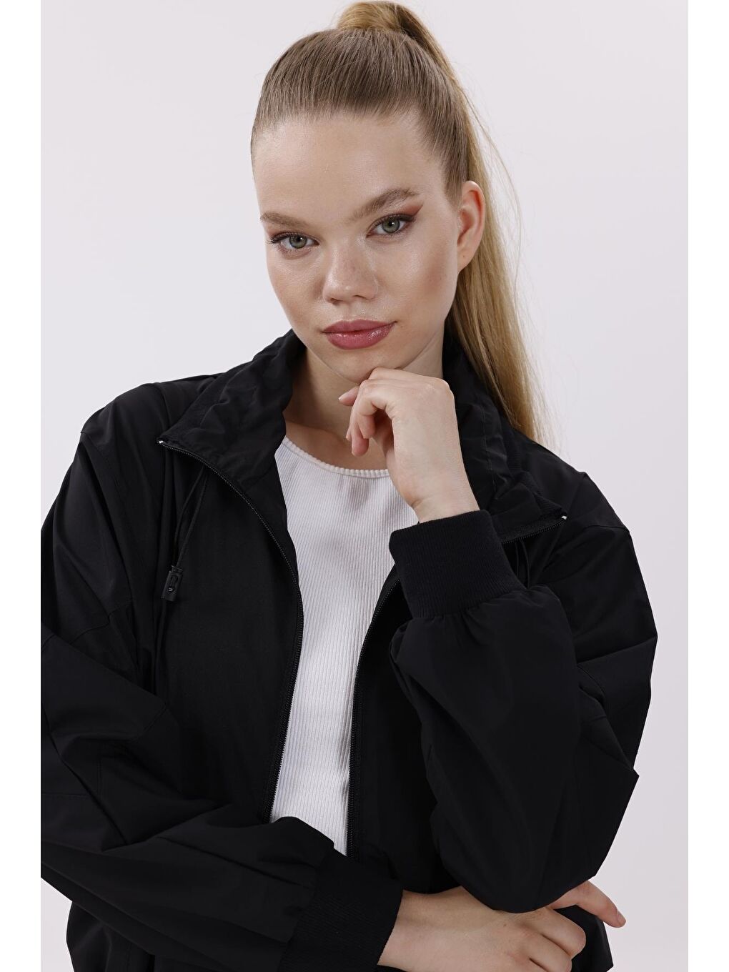 Siyah Kadın Dik Yaka Su Ve Rüzgar Geçirmez Oversize Crop Mevsimlik Yağmurluk Rüzgarlık-4