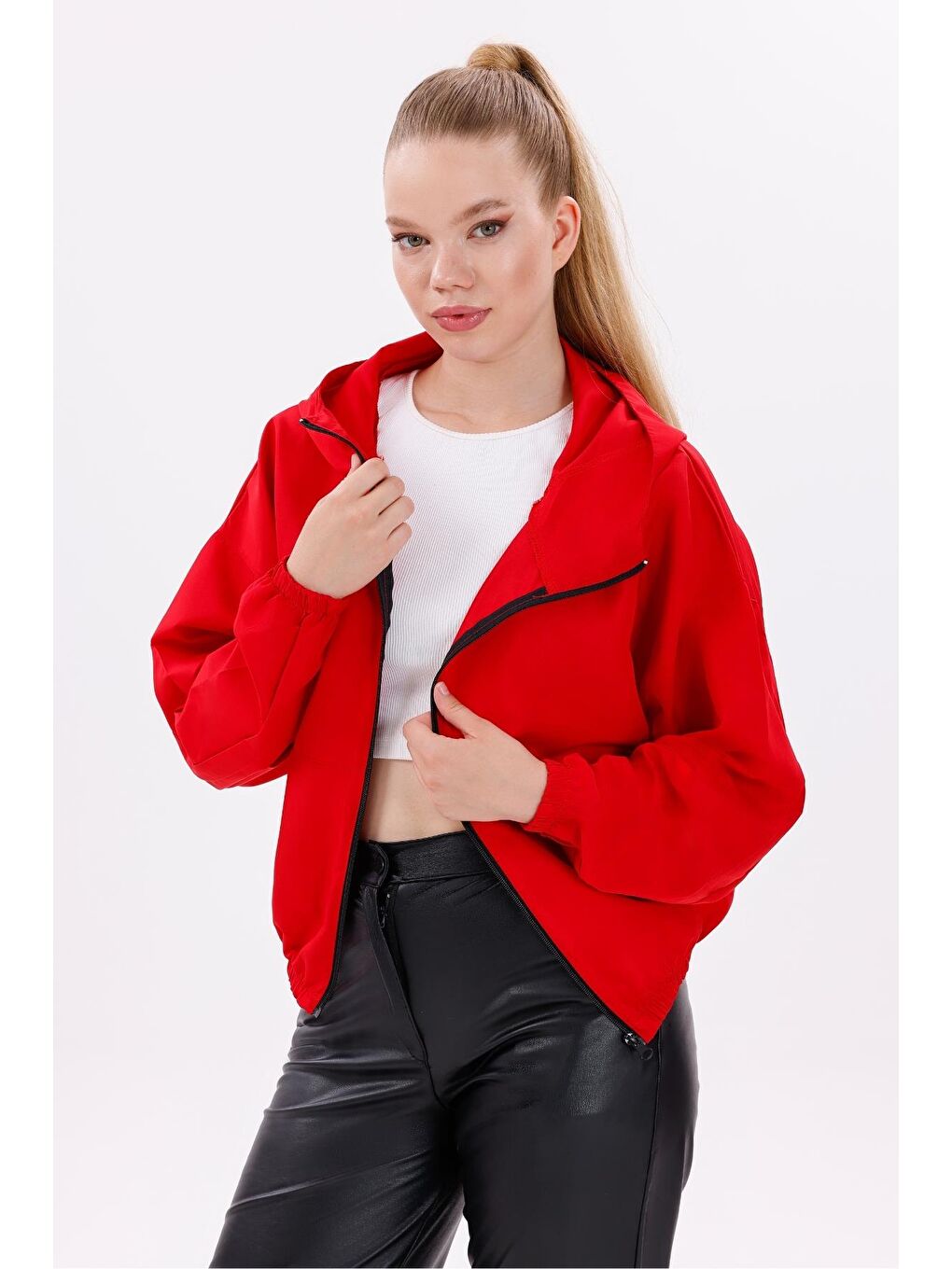 Kırmızı Kadın Kapüşonlu Su Ve Rüzgar Geçirmez Oversize Yağmurluk - Rüzgarlık-2