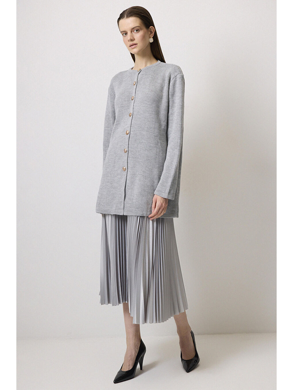 Gri Gold Düğmeli Uzun Hırka-1