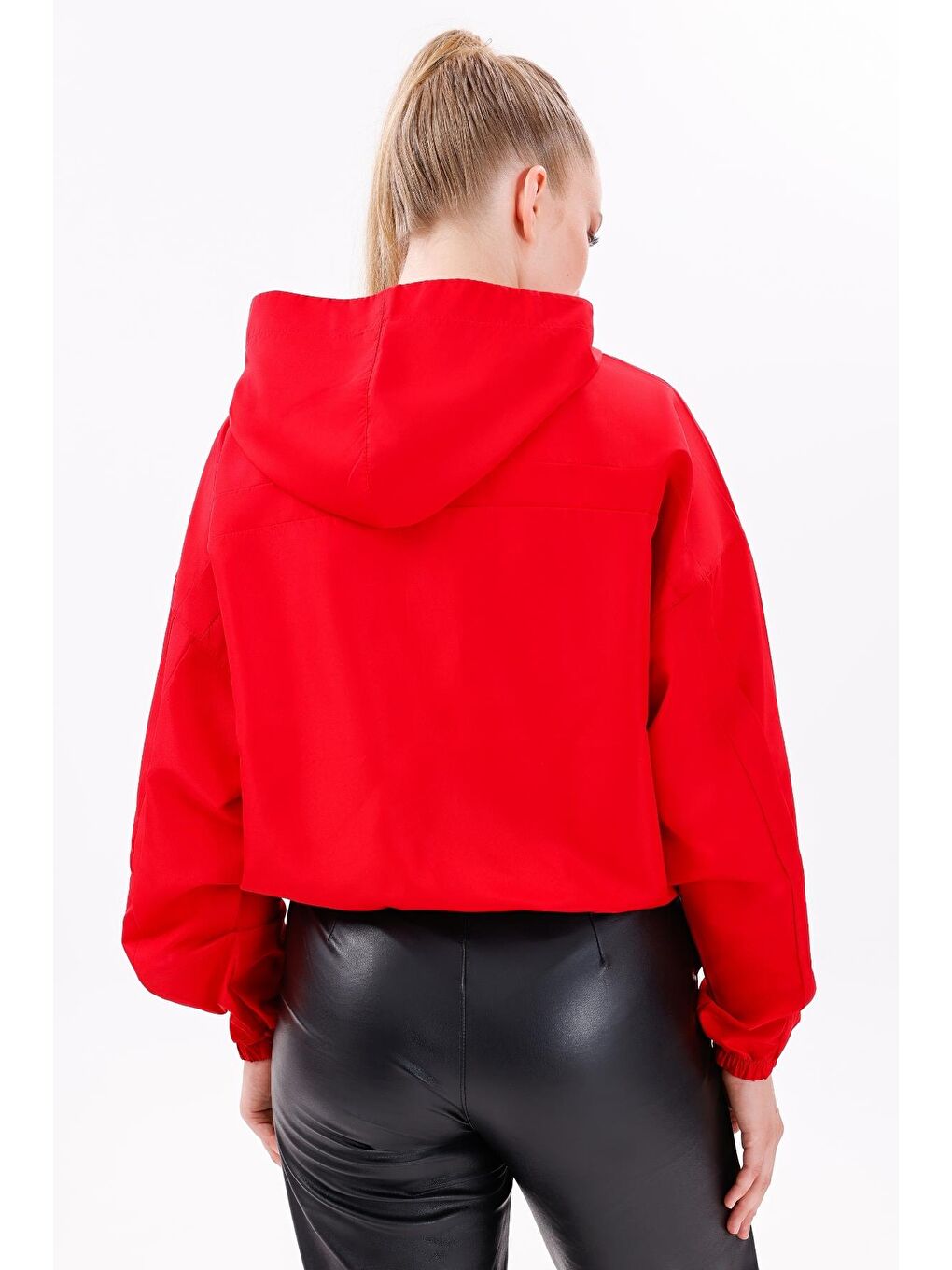 Kırmızı Kadın Kapüşonlu Su Ve Rüzgar Geçirmez Oversize Yağmurluk - Rüzgarlık-5