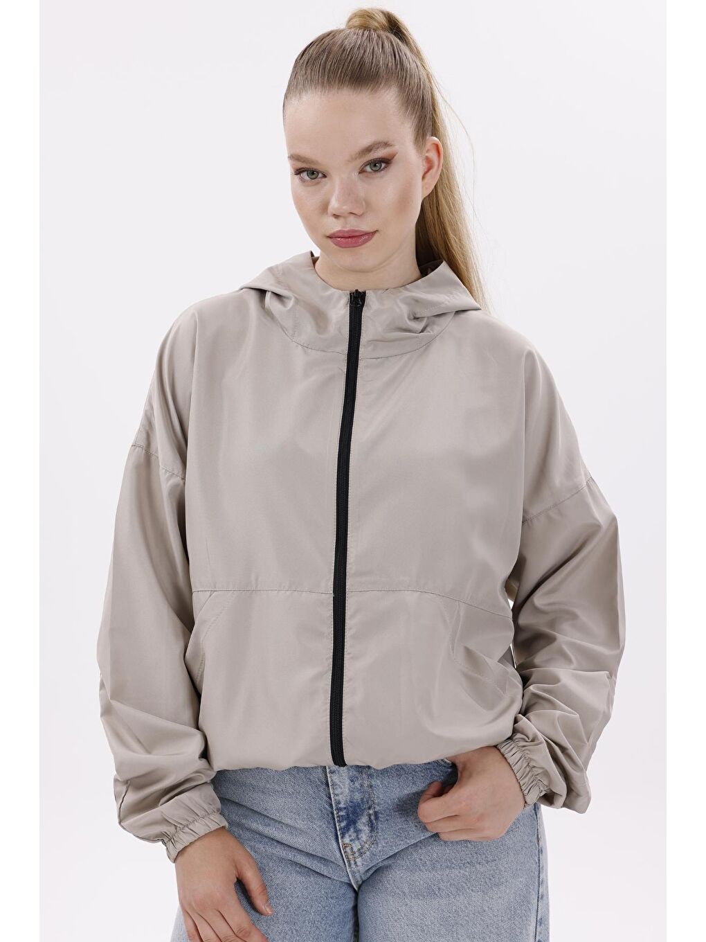 Bej Kadın Kapüşonlu Su Ve Rüzgar Geçirmez Oversize Yağmurluk - Rüzgarlık-1