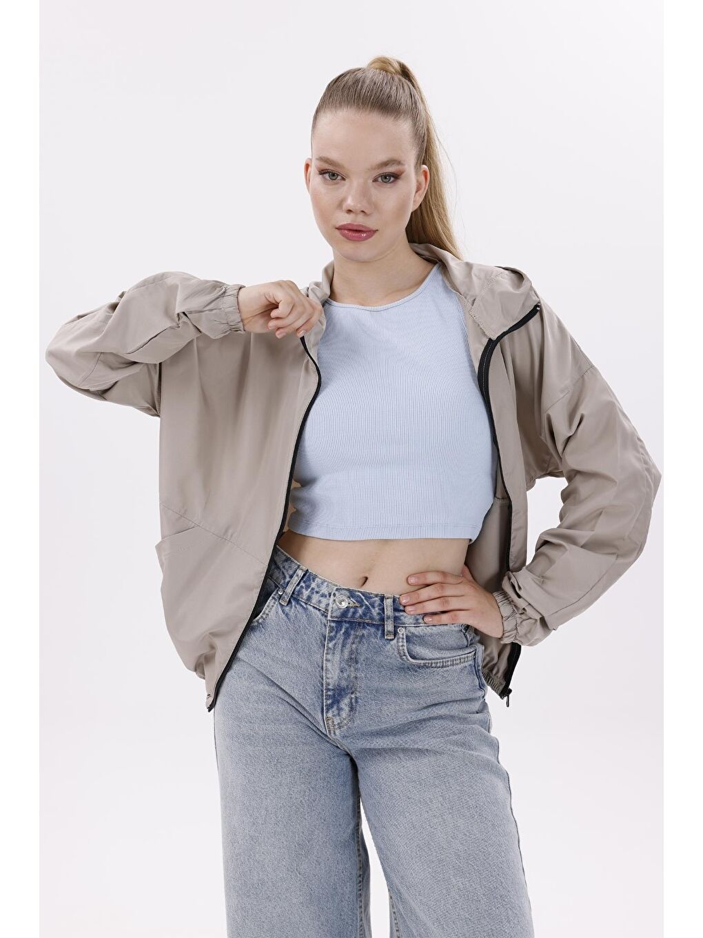 Bej Kadın Kapüşonlu Su Ve Rüzgar Geçirmez Oversize Yağmurluk - Rüzgarlık-2