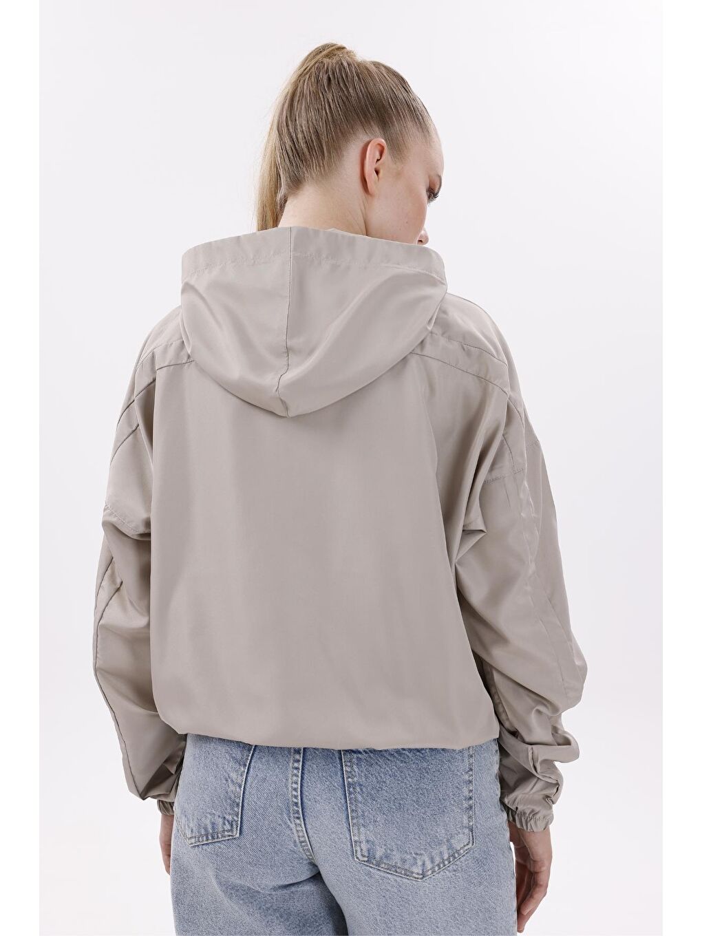 Bej Kadın Kapüşonlu Su Ve Rüzgar Geçirmez Oversize Yağmurluk - Rüzgarlık-4