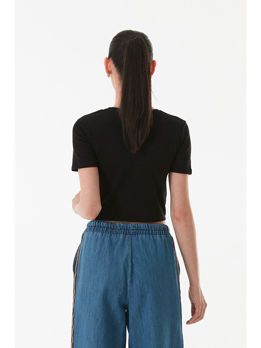 Siyah Basic Bisiklet Yaka Crop Tişört-4