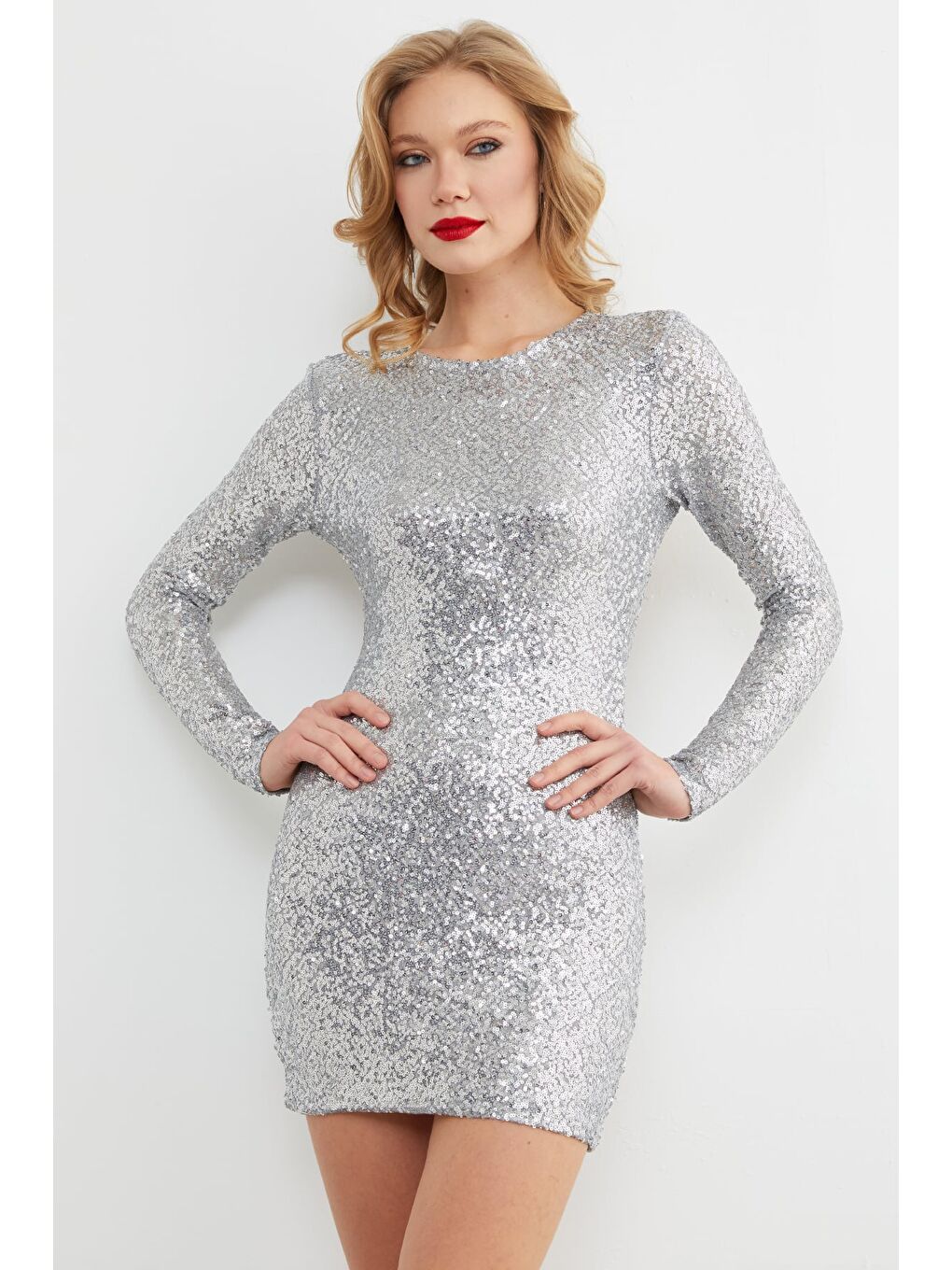 Gri Sırt Dekolteli Pul Payet Mini Elbise-2