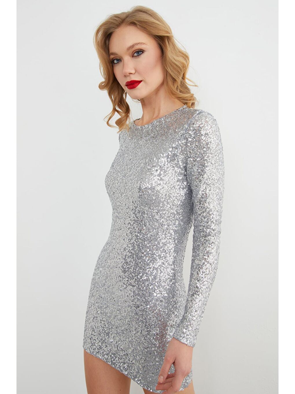 Gri Sırt Dekolteli Pul Payet Mini Elbise-4