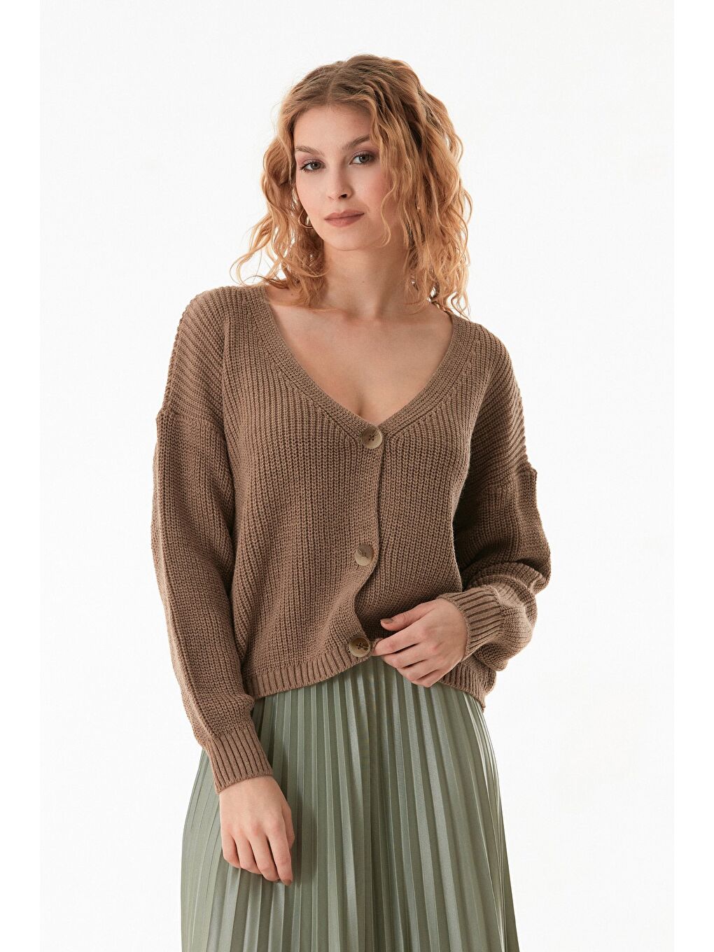 Kahverengi Düğmeli V Yaka Triko Hırka