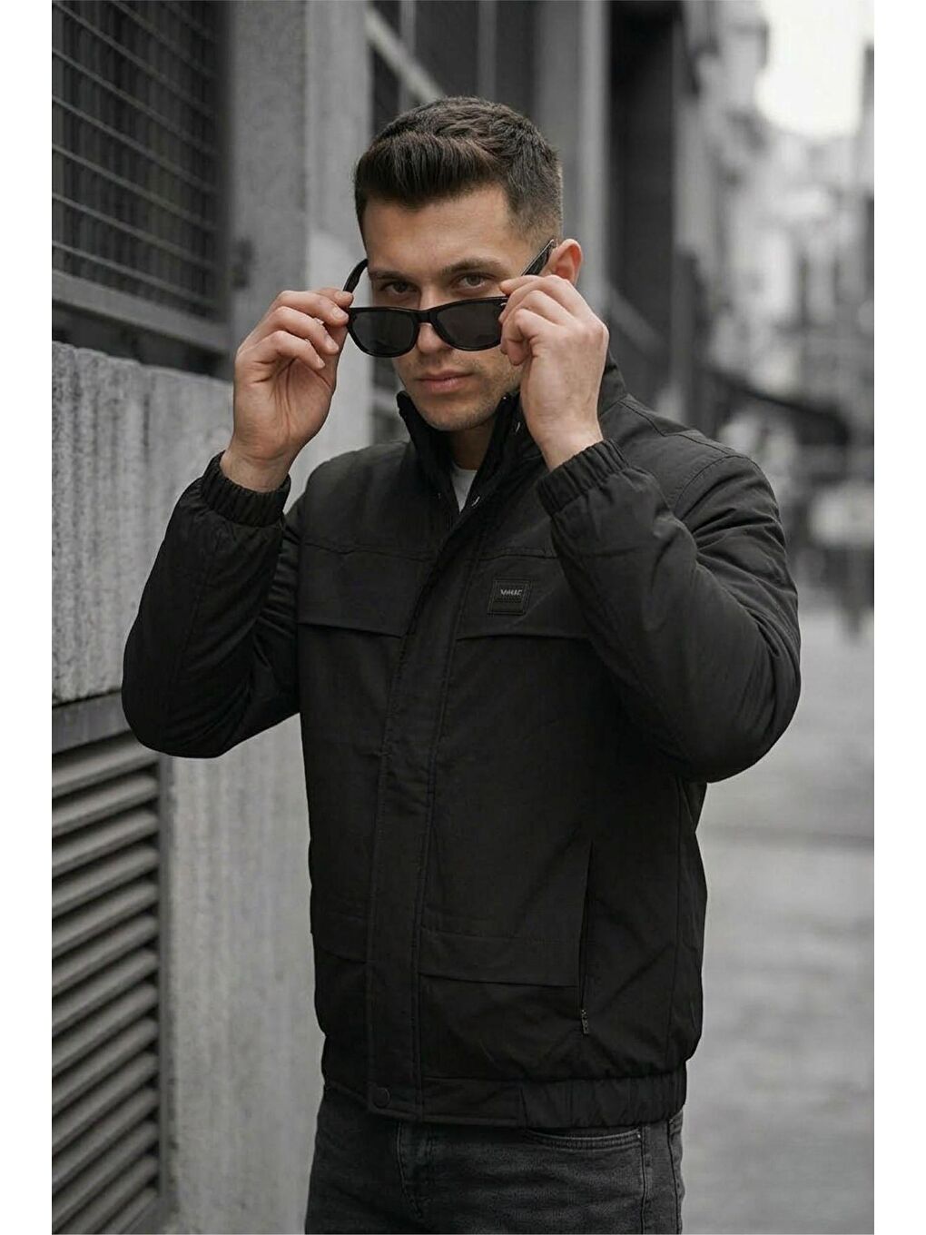 Siyah Trend Style Slim Fit Suya Dayanıklı Erkek Mevsimlik Ceket - Fermuarlı ve Cepli-1