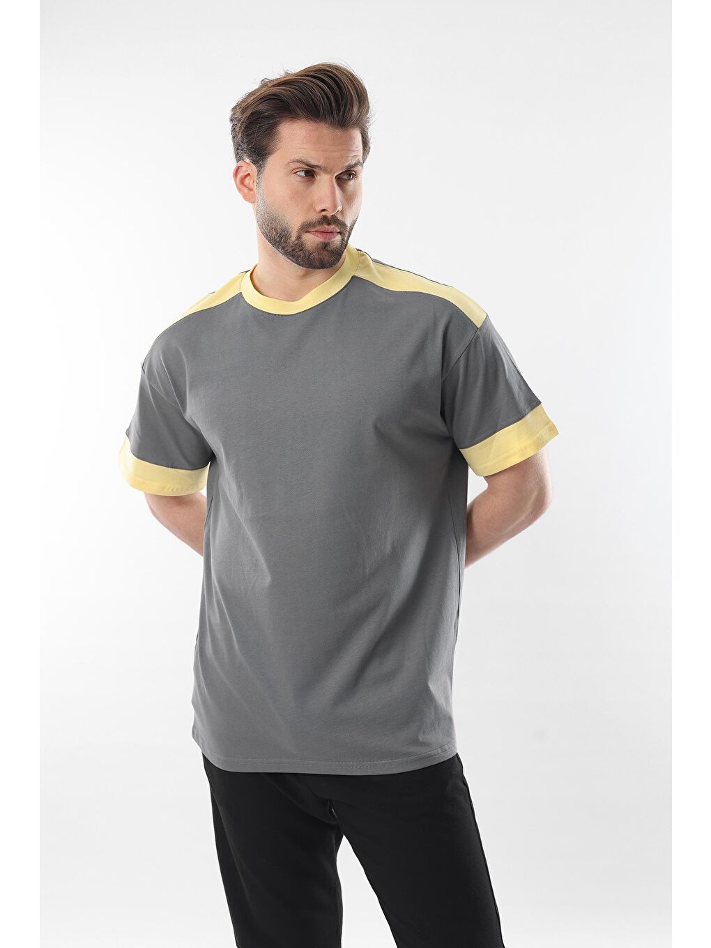 Gri Füme Omzu Şerit Detaylı Erkek Tişört E7125-1