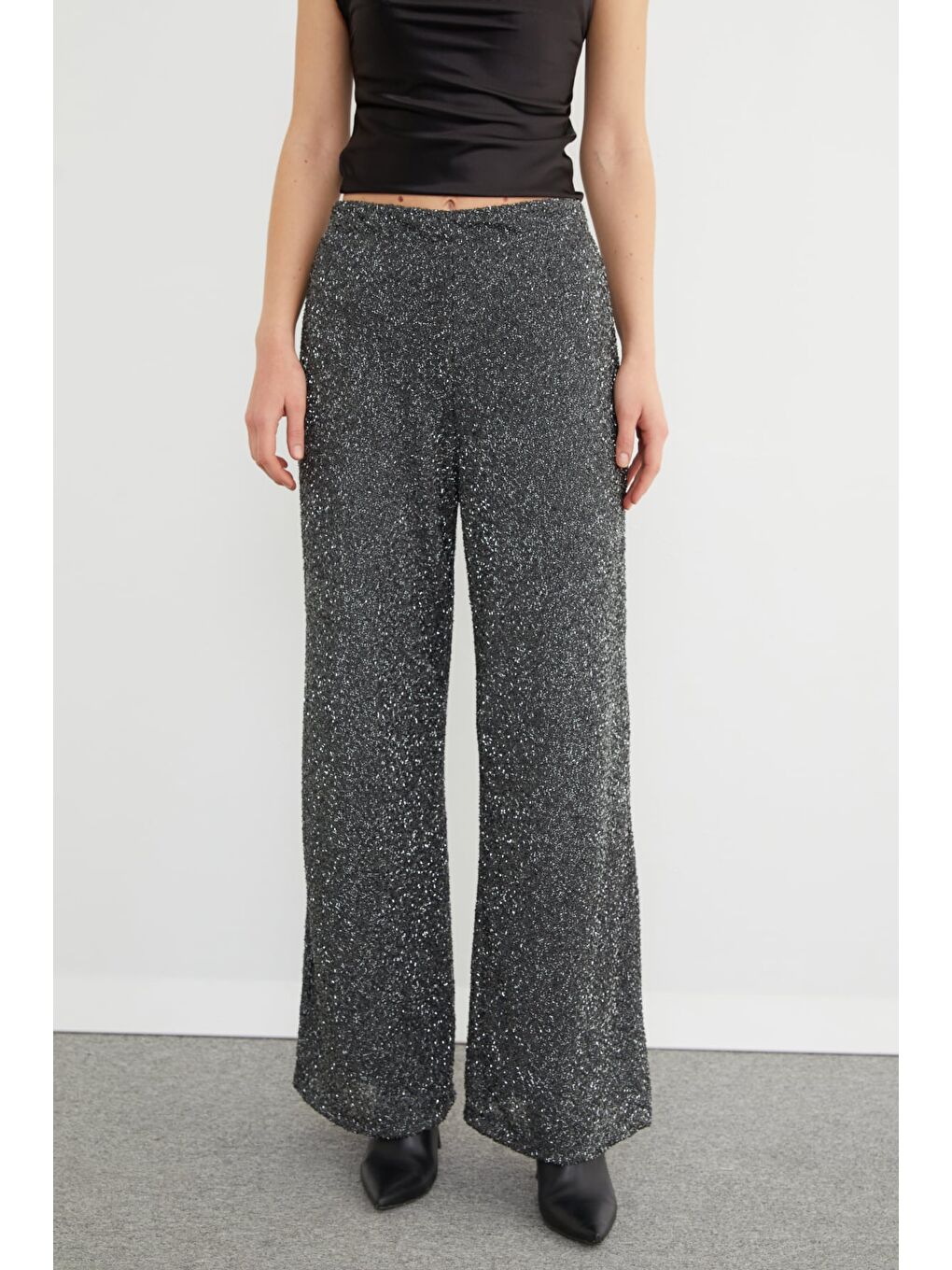 Gri Beli Lastikli Simli Ve Taşlı Palazzo Pantolon-3