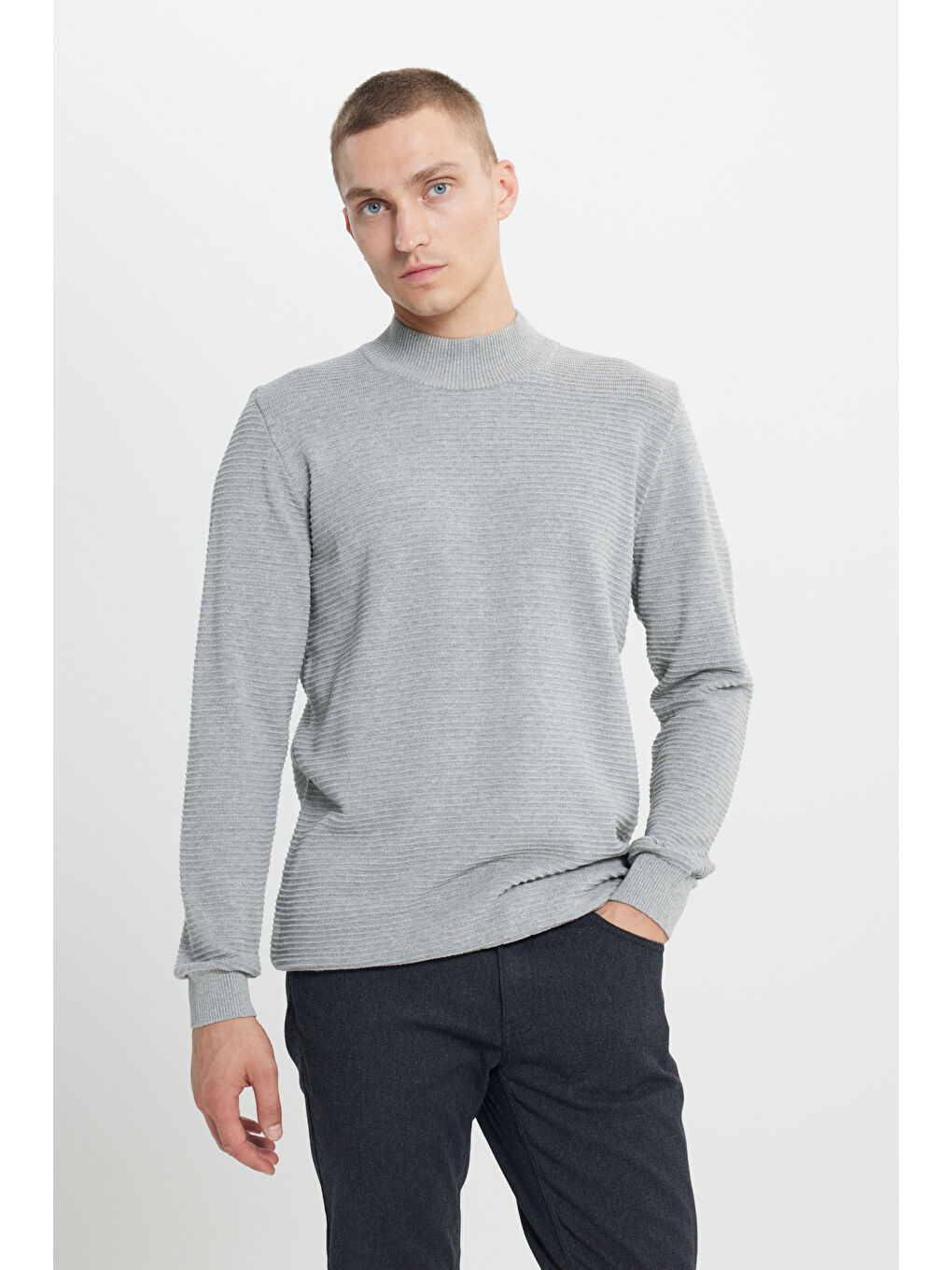 Erkek Gri Melanj Recycle Standart Fit Yarım Balıkçı Yaka Pamuklu Desenli Triko Kazak