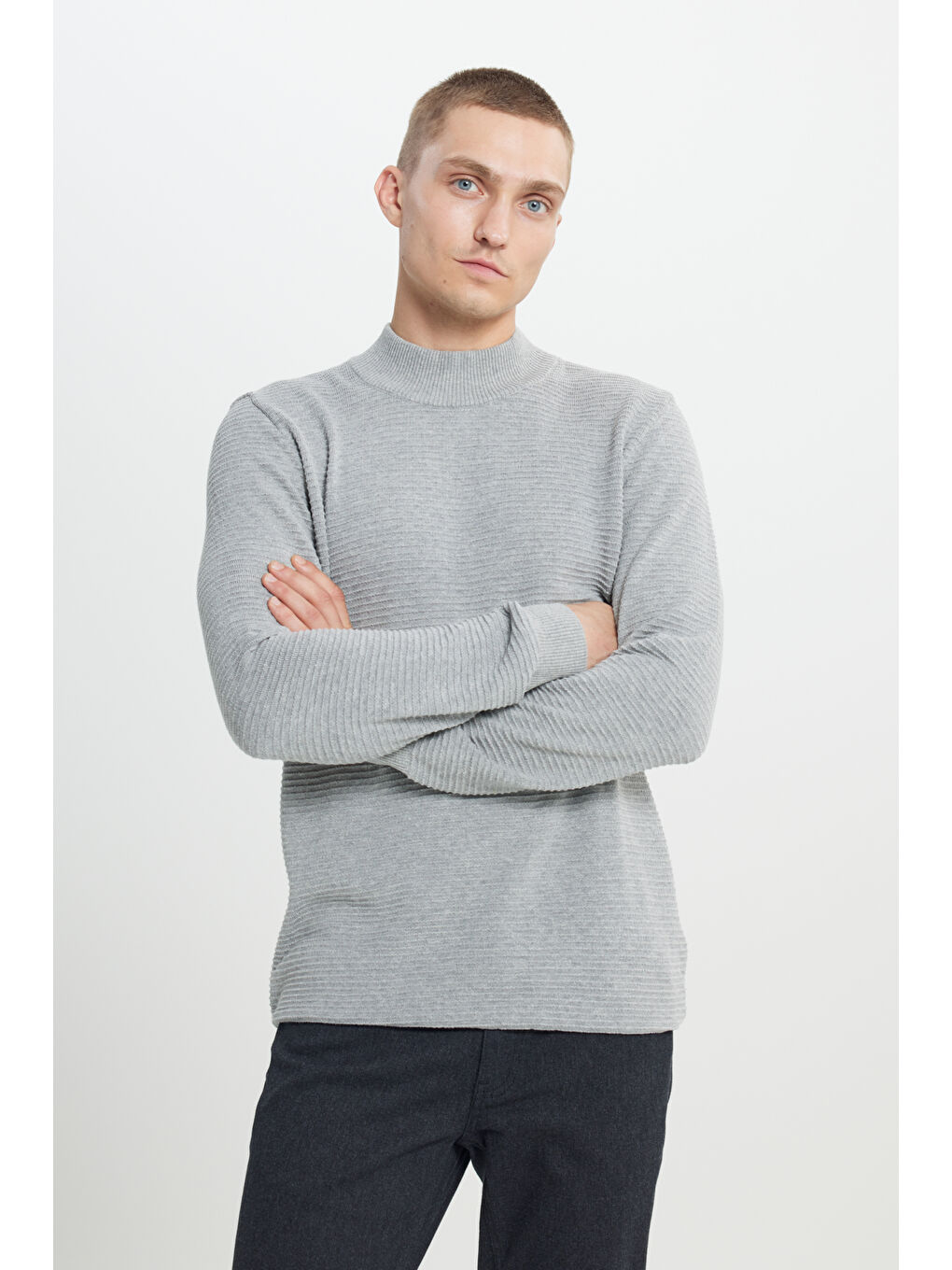 Erkek Gri Melanj Recycle Standart Fit Yarım Balıkçı Yaka Pamuklu Desenli Triko Kazak-2