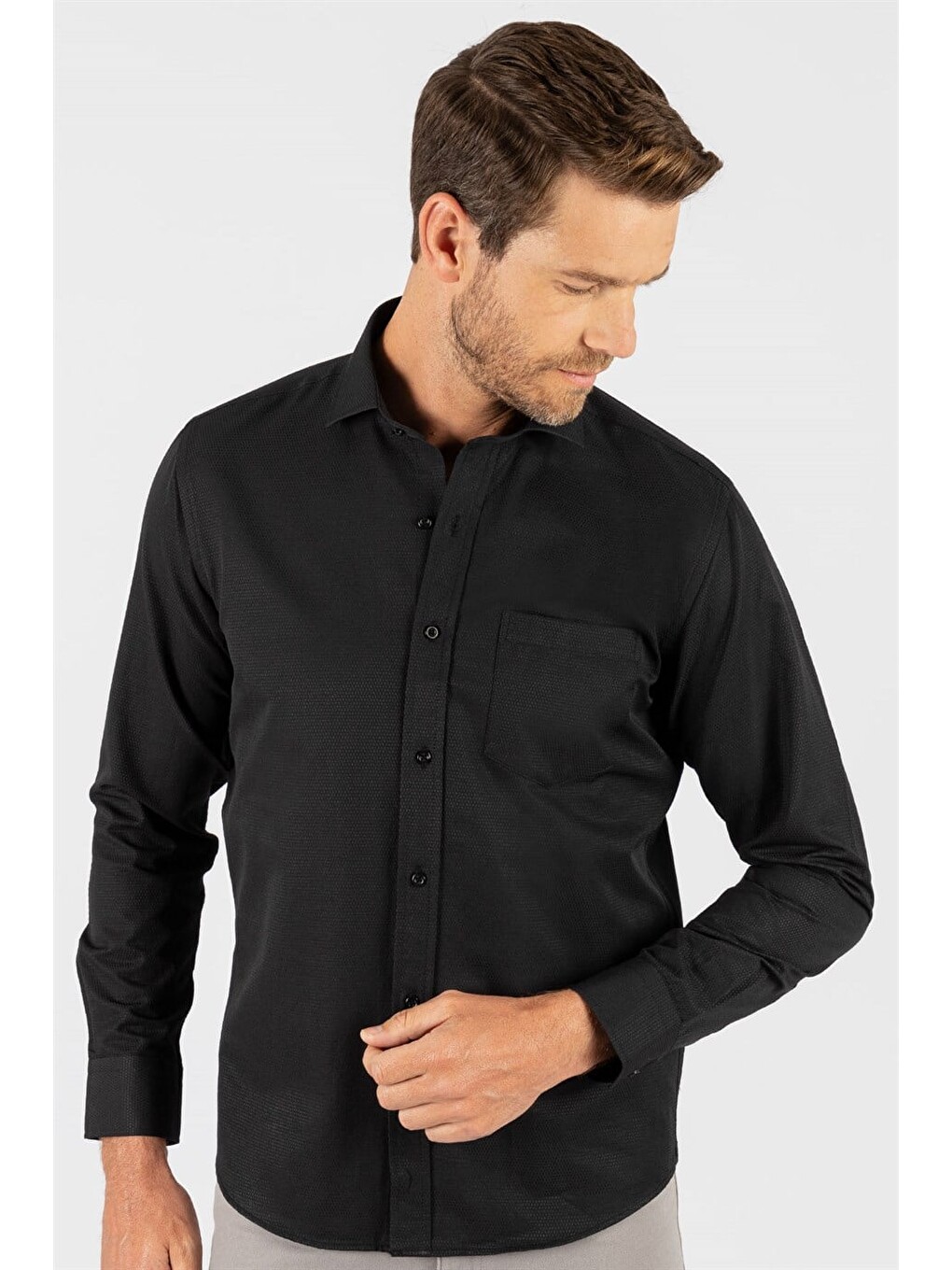 Erkek Regular Fit Klasik Kesim Armürlü Kravatlık Yaka Desenli Siyah Gömlek-1